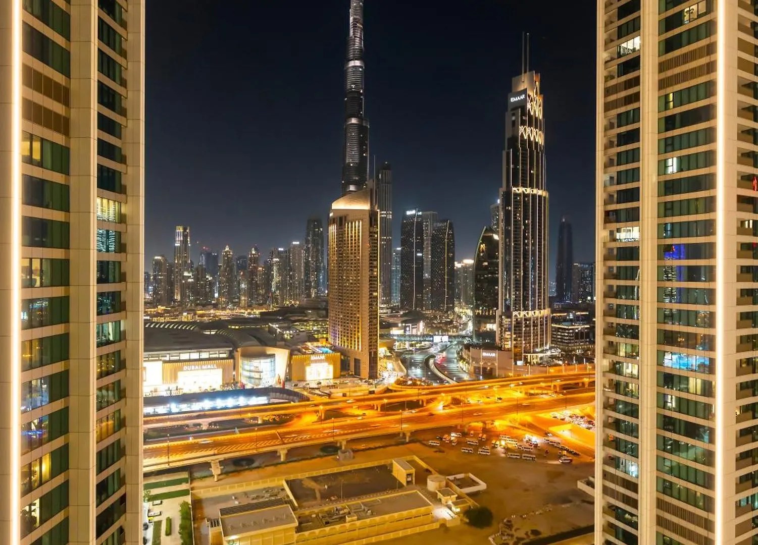 Lux 4Bhk In Downtown, Burj Khalifa View Near Dubai Mall