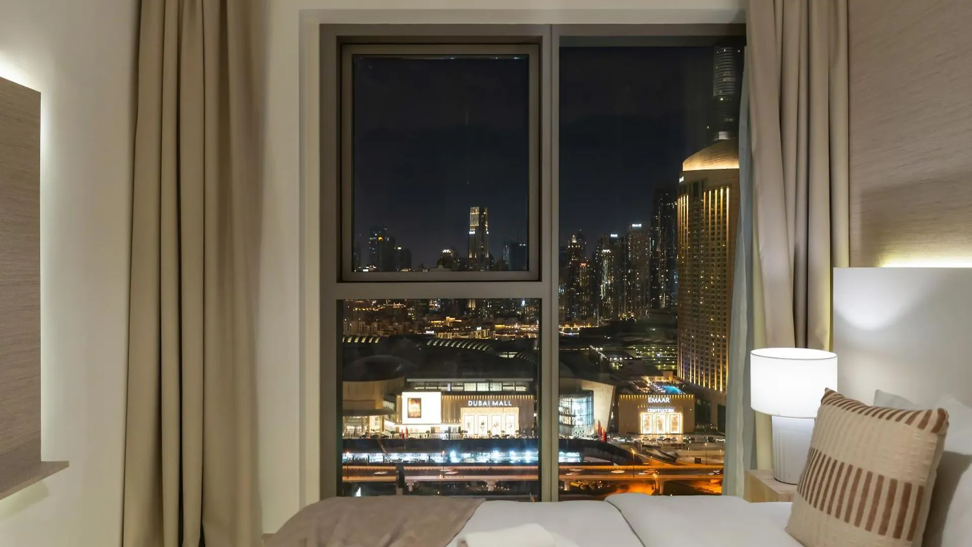Lux 4Bhk In Downtown, Burj Khalifa View Near Dubai Mall