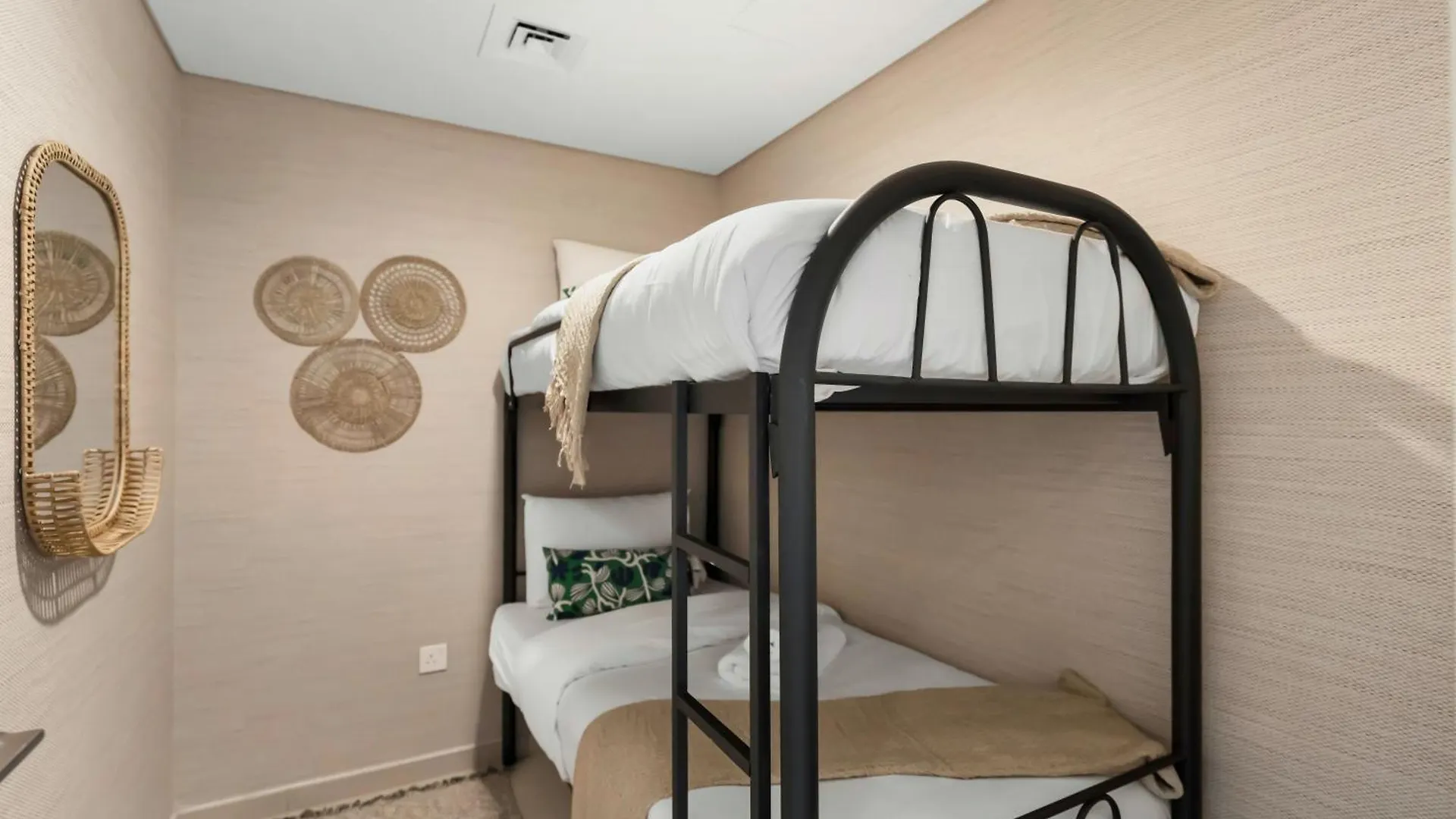 Lux 4Bhk In Downtown, Burj Khalifa View Near Dubai Mall Apartment