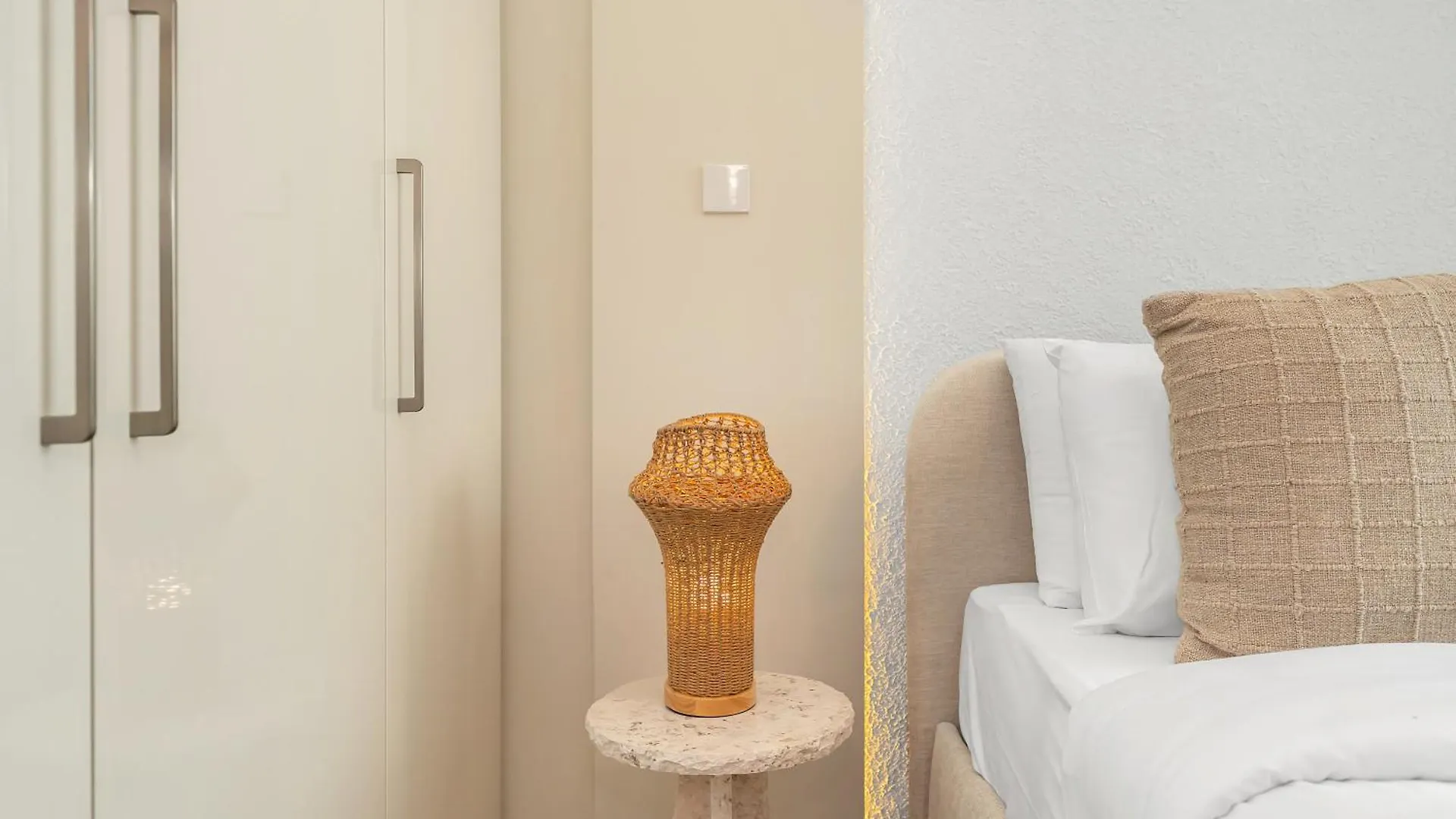 Lux 4Bhk In Downtown, Burj Khalifa View Near Dubai Mall 0*,  United Arab Emirates