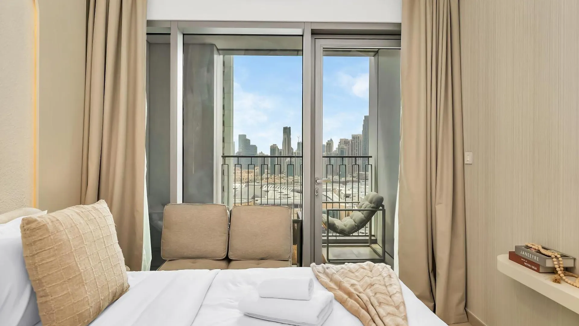 Lux 4Bhk In Downtown, Burj Khalifa View Near Dubai Mall