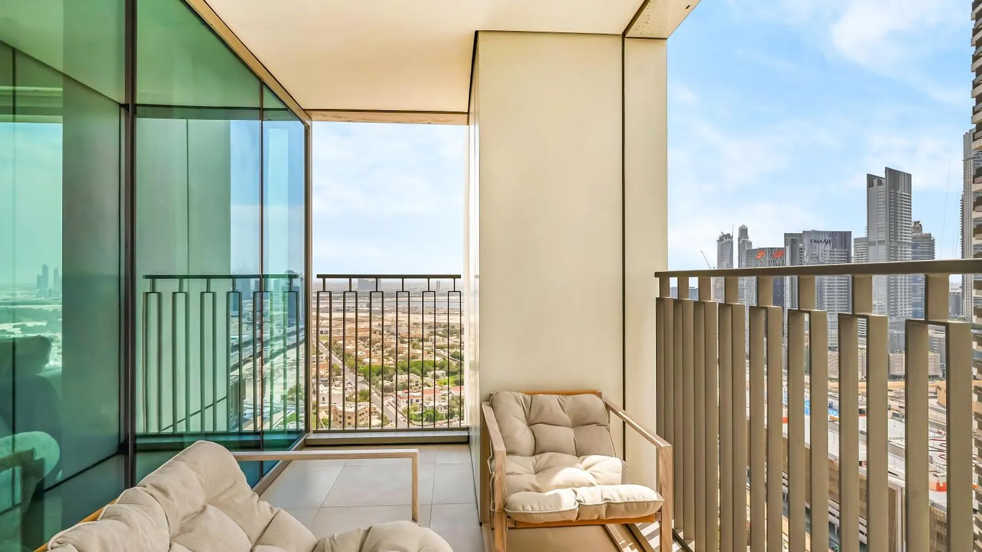 Lux 4Bhk In Downtown, Burj Khalifa View Near Dubai Mall Apartment