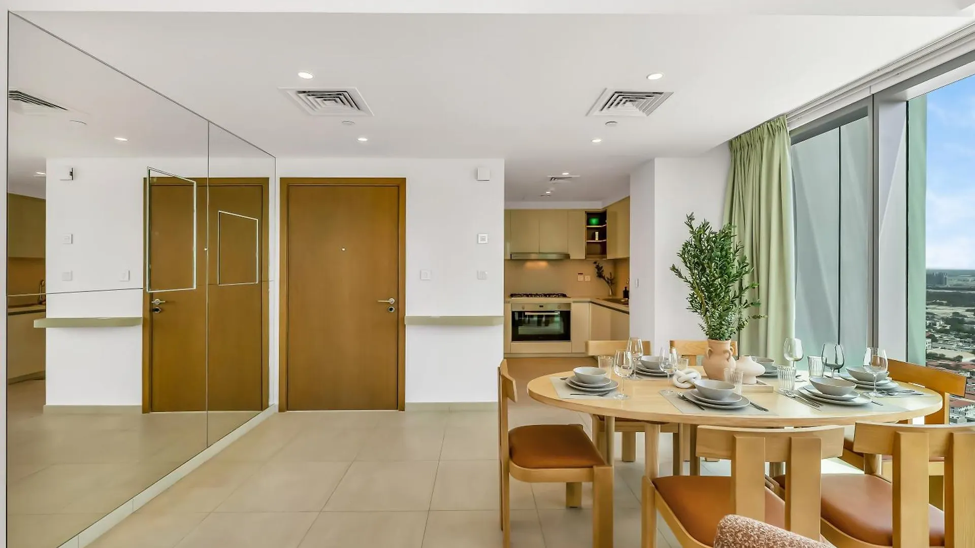 Lux 4Bhk In Downtown, Burj Khalifa View Near Dubai Mall Apartment